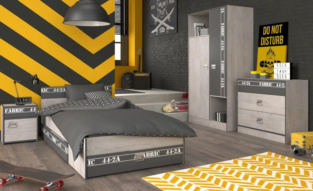 "Fabric1"in Esche grau mit Stauraumbett, Kleiderschrank, Kommode und Nachttisch