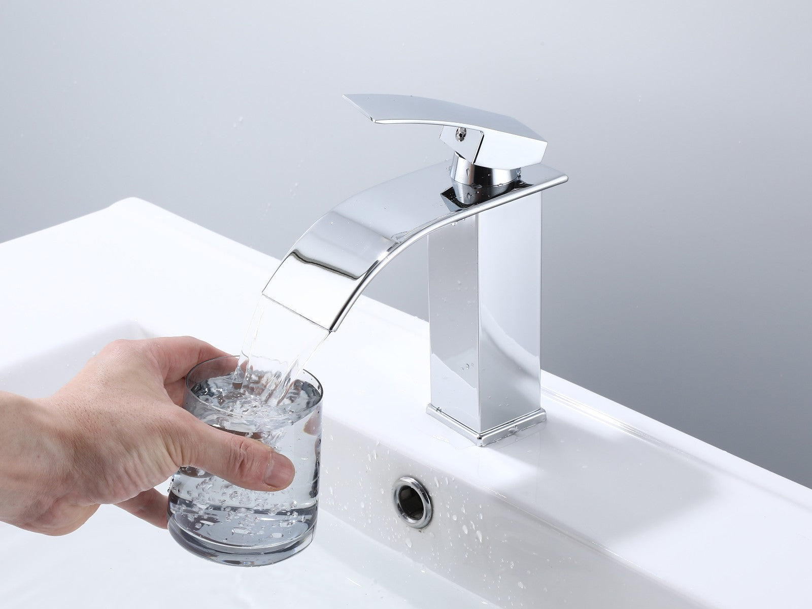 Badarmatur Wasserfall Wasserhahn Badezimmer Armatur Mischbatterie Silber GMF703
